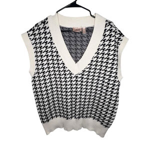 Willow Root Black And White Houndstooth Print Sweater Vest